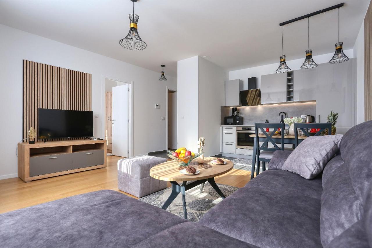 Apartments Perla With Free Parking 扎达尔 外观 照片