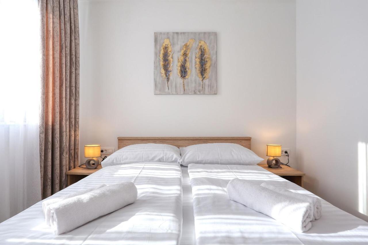 Apartments Perla With Free Parking 扎达尔 外观 照片