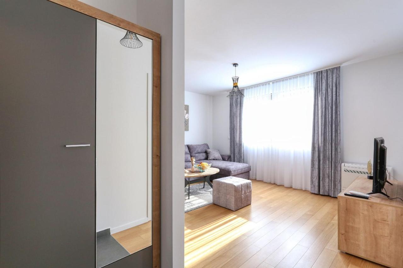 Apartments Perla With Free Parking 扎达尔 外观 照片