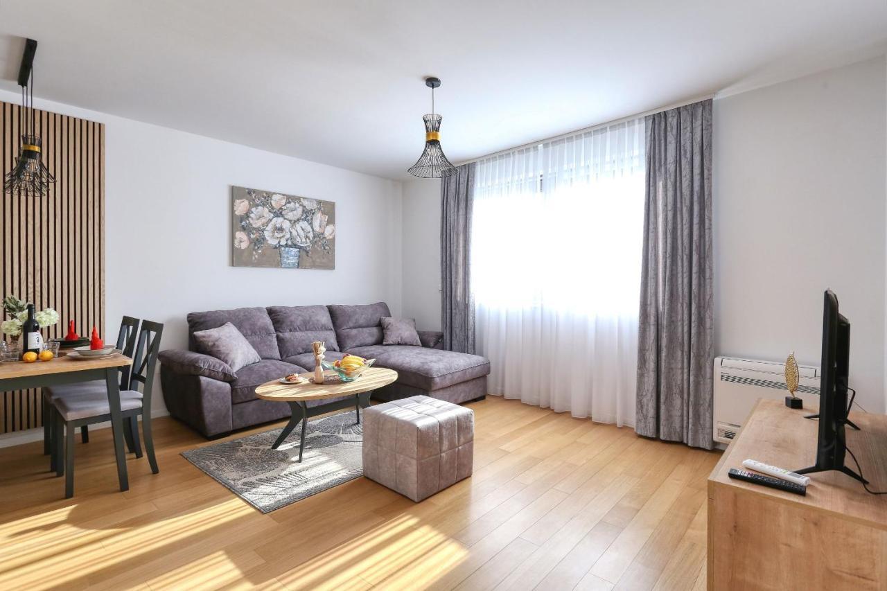 Apartments Perla With Free Parking 扎达尔 外观 照片