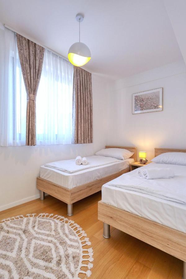 Apartments Perla With Free Parking 扎达尔 外观 照片